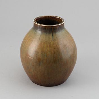 CARL-HARRY STÅLHANE, a stoneware vase, Sweden 1950-60's.