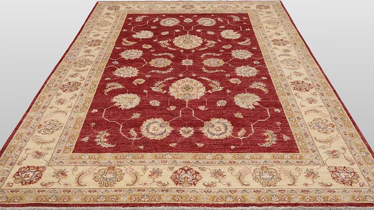 A Zigler carpet, 315 x 210 cm.