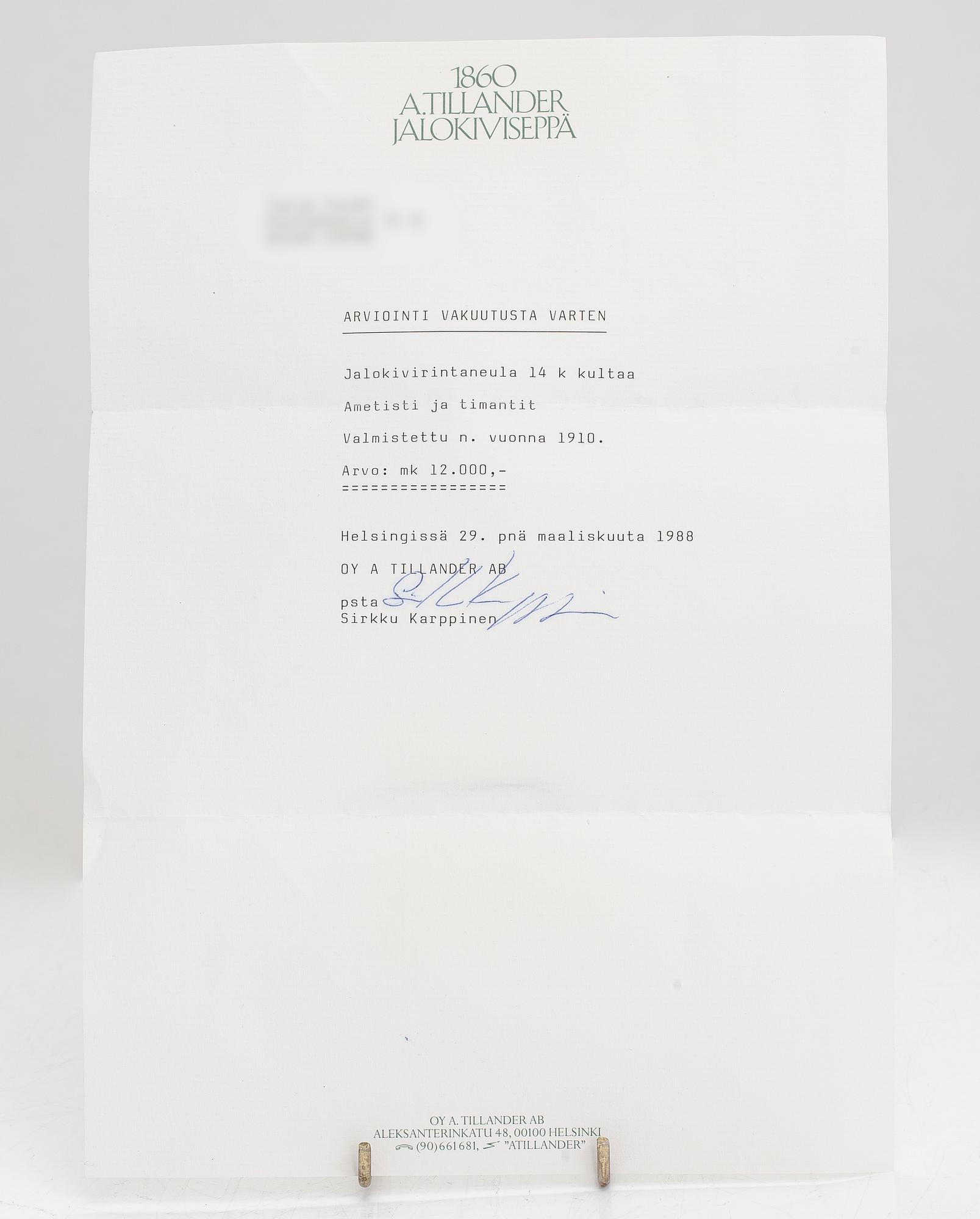 Brosch, 14K guld, med en ametist samt gammal- och rosenslipade diamanter ca 0.40 ct totalt, tidigt 1900-tal.