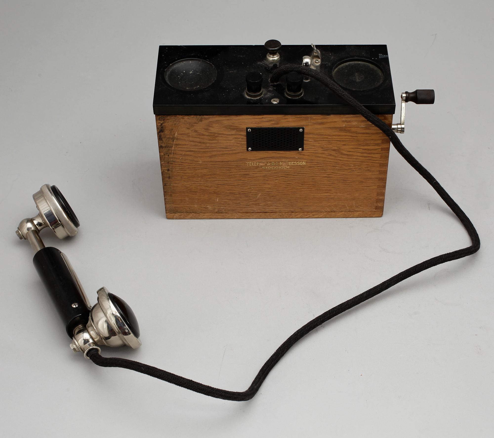 TELEFONER, 2 st, LM Ericsson, 1900-talets början.
