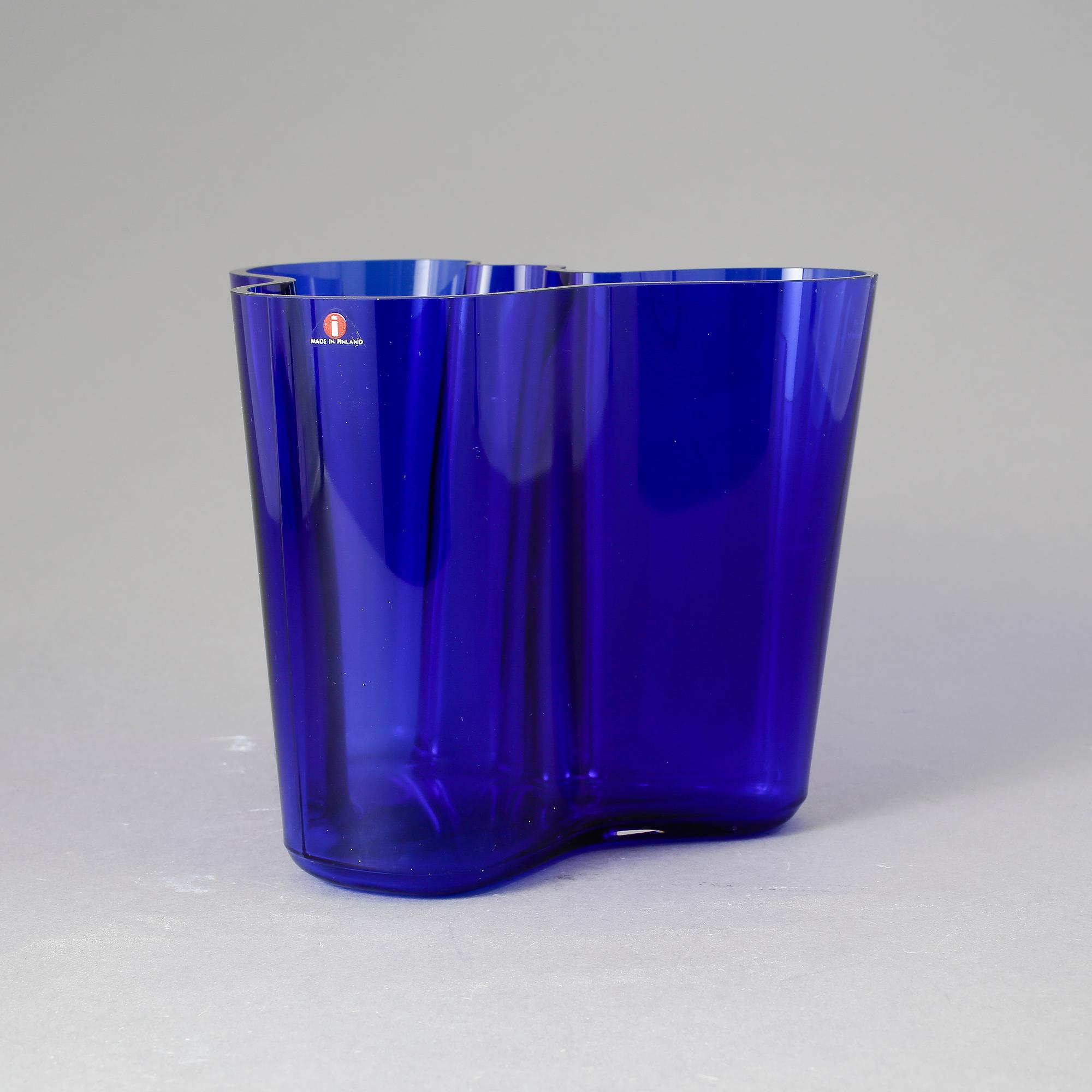 VAS, "Savoy, Alvar Aalto, Iittala, numrerad 4662/1990.
