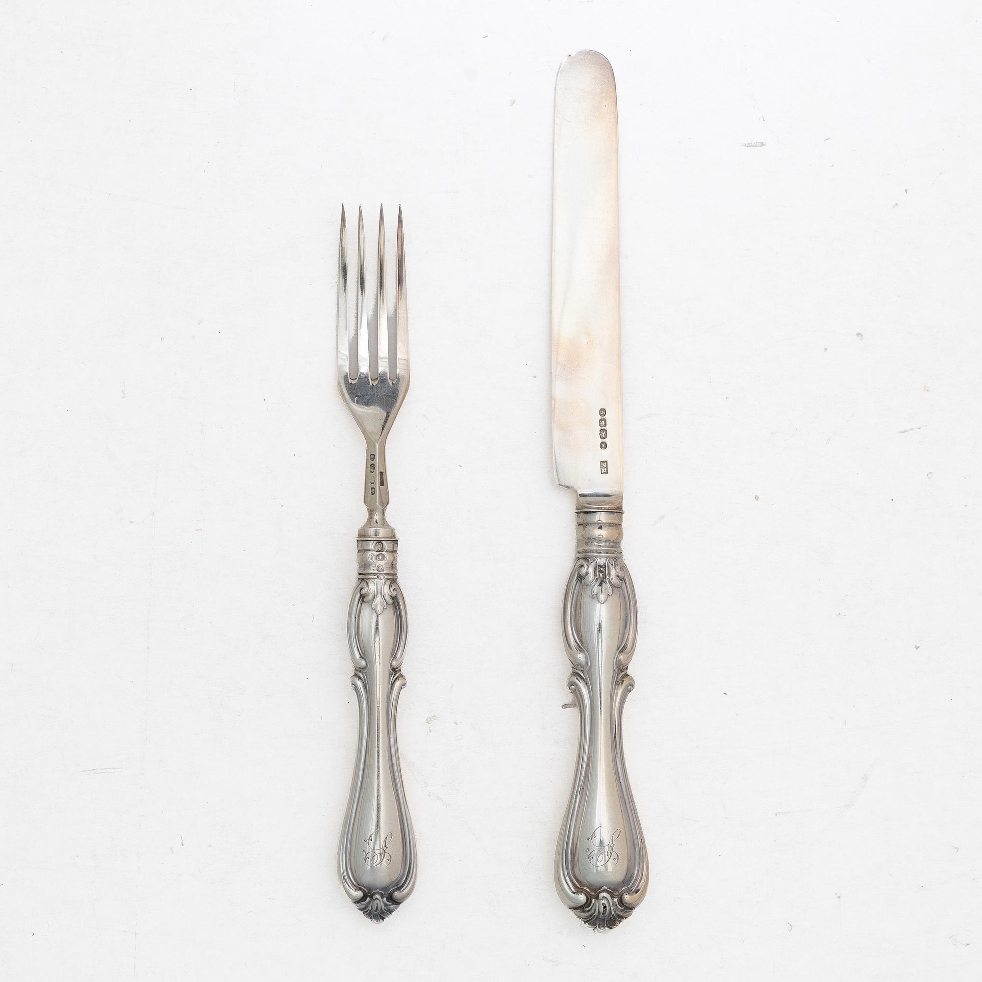 Dessertbestick, 24 delar, silver, modell  "Olga"/"Albert pattern", Francis Higgins II, London 1845.