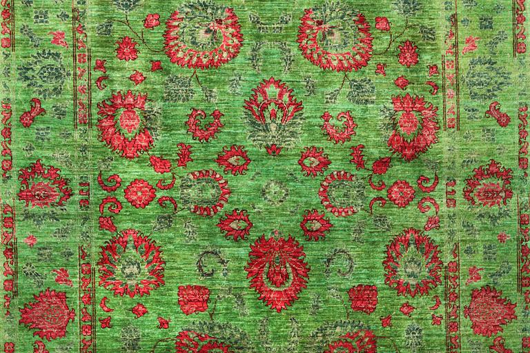A Ziglar Ariana carpet, c. 251 x 176 cm.