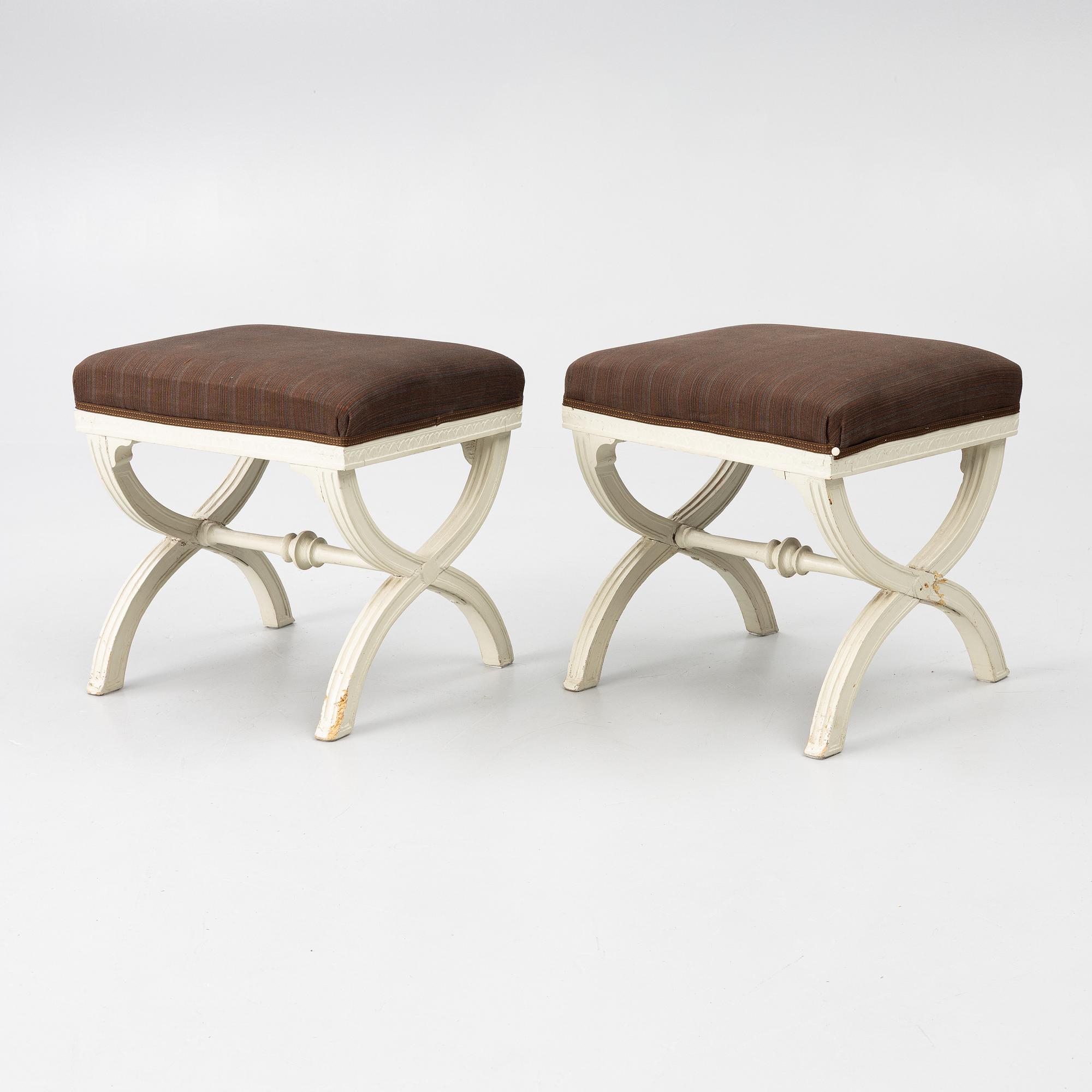 Taburetter, ett par, av Erik Öhrmark (mästare i Stockholm 1777-1813), Sengustavianska.