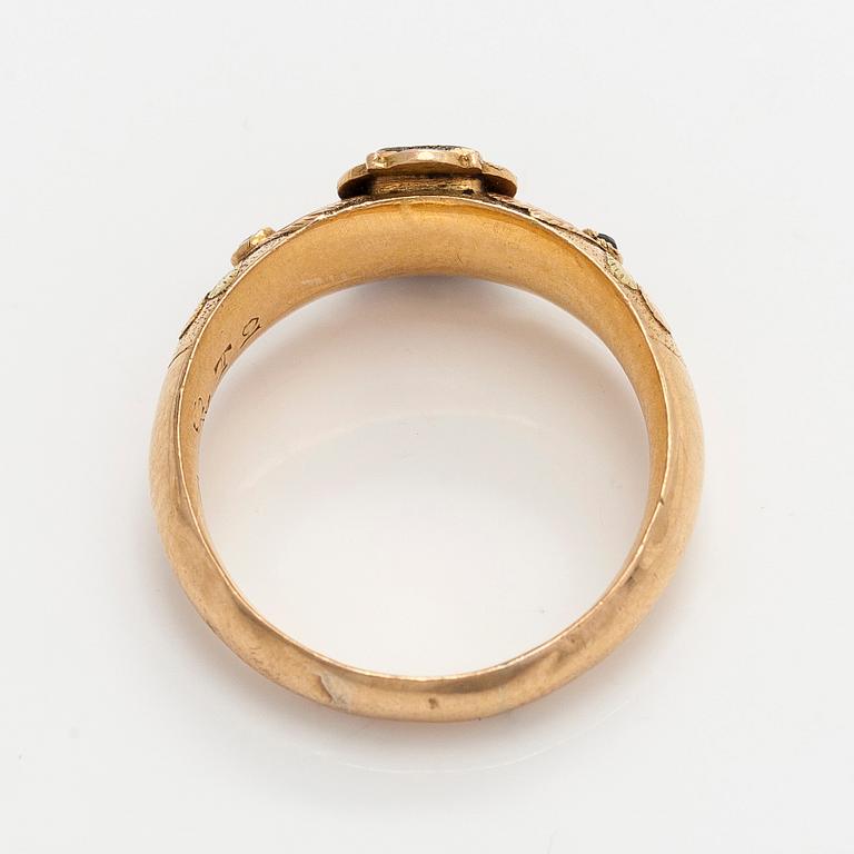 Ring, 18K guld, granater.