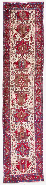 Gallery rug, approx. 440 x 95, Iran.