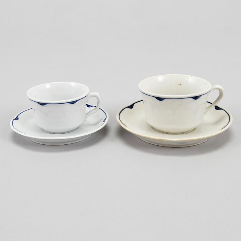 A 34-piece tableware set 'Pekka' for Arabia, Finland 1930/40s.