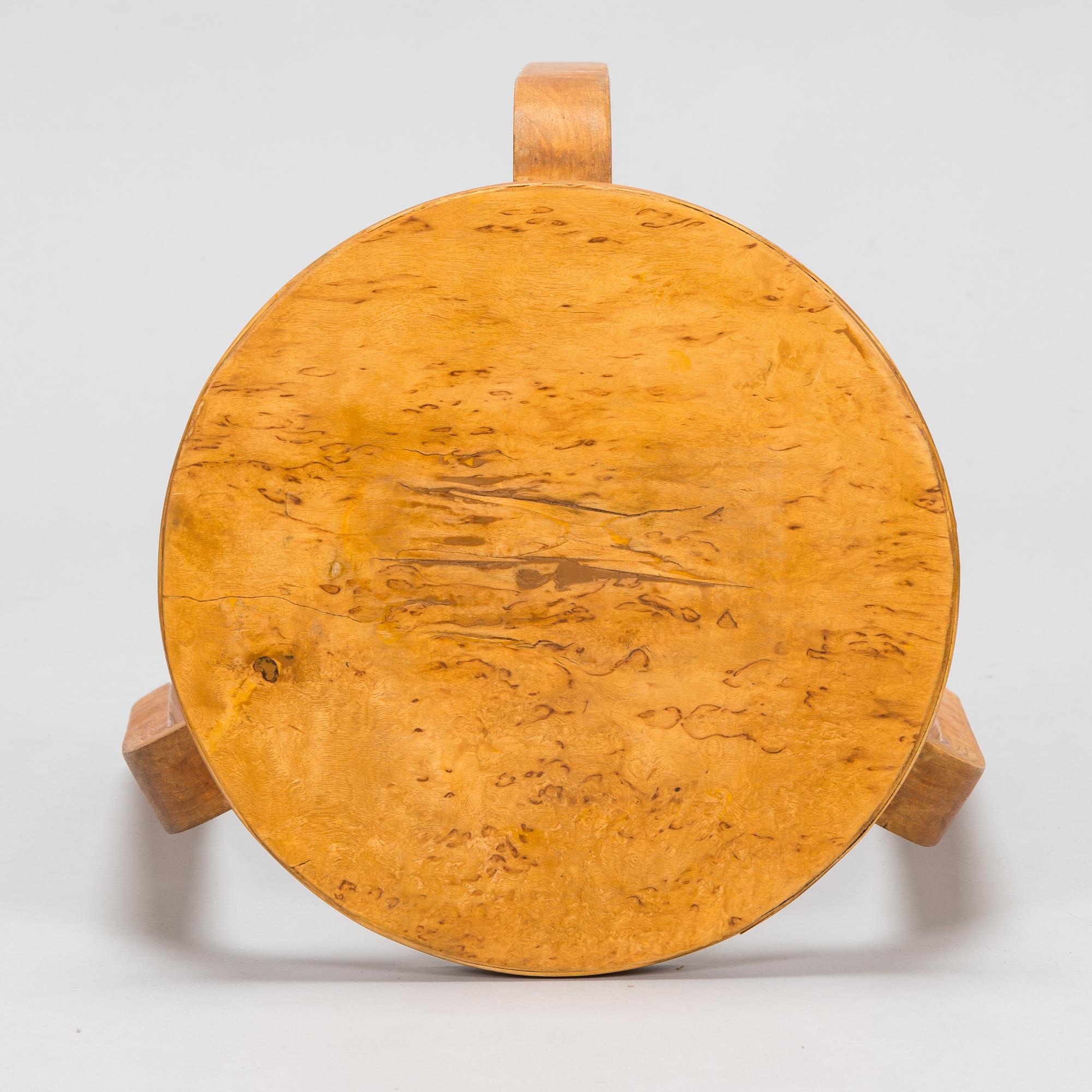 Alvar Aalto, pall modell 60, för O.Y. Huonekalu-ja Rakennustyötehdas A.B. 1900-talets mitt.