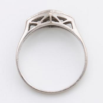 RING 18K whitegold w brilliant-cut diamnonds 0,30 ct in total inscribed, Engelbert Stockholm 1985.