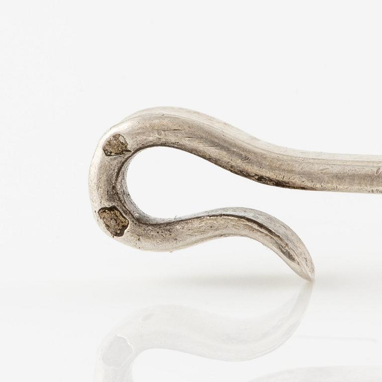 Vivianna Torun Bülow-Hübe, a brooch/pendant, silver with stone.