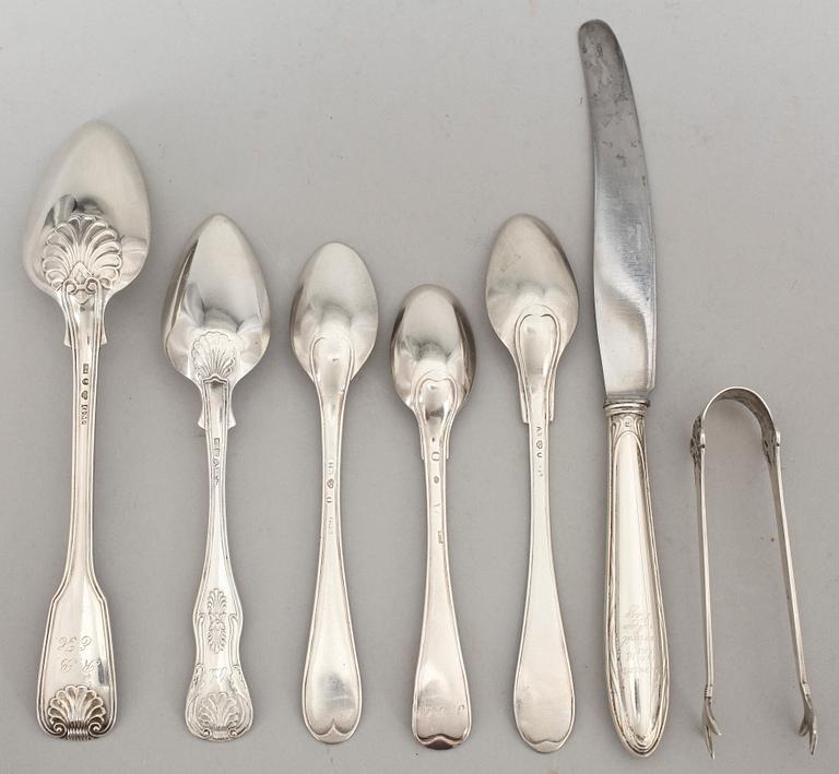 PARTI BESTICK, 22 delar, silver, olika mästare, mest Sverige, 1800-1900-tal. Tot ca 590 gram.