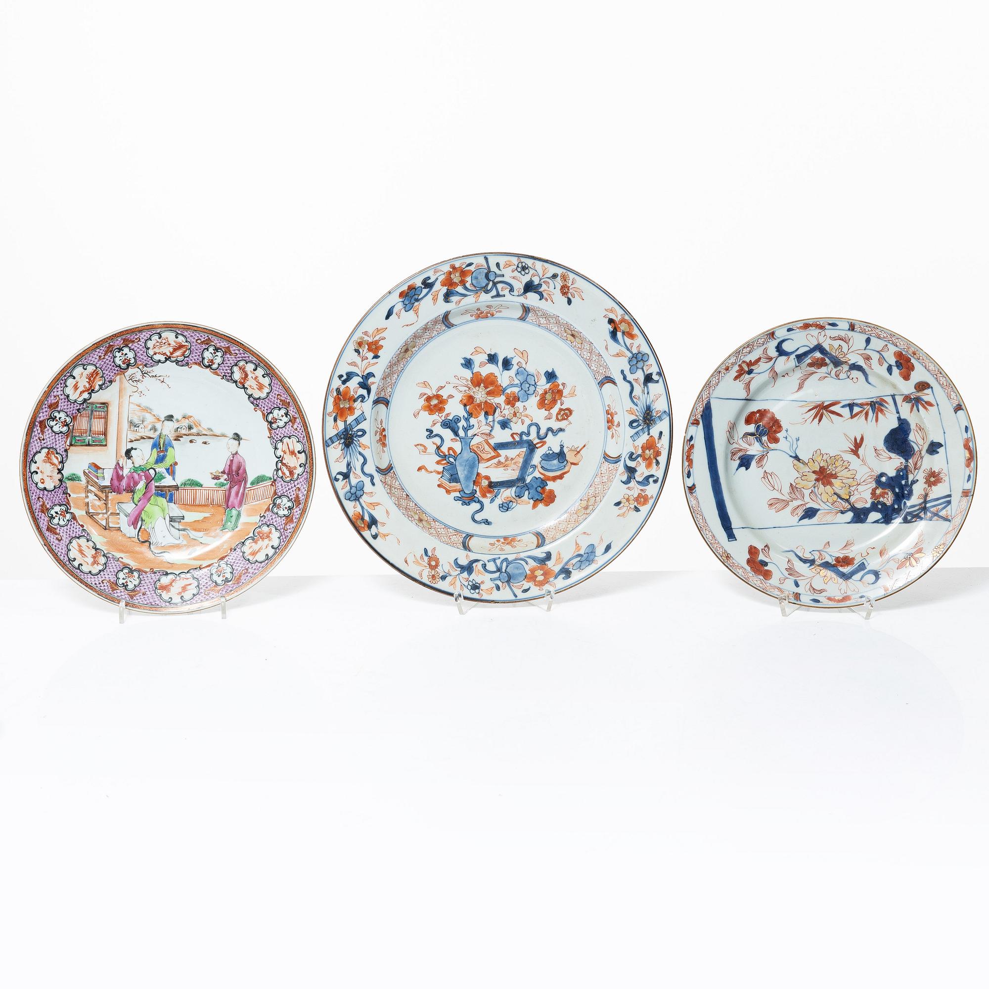 Seven pieces of porcelain plates and dishes, China, Qianlong (1736-95).