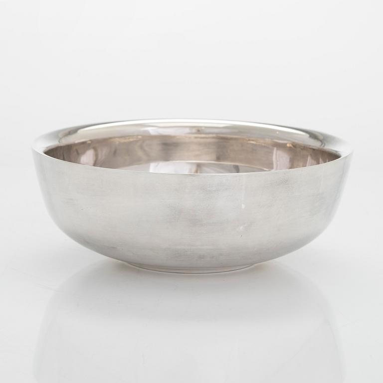 Pekka Piekäinen, skål, silver, J.A. Tarkiainen, Helsingfors 1980.