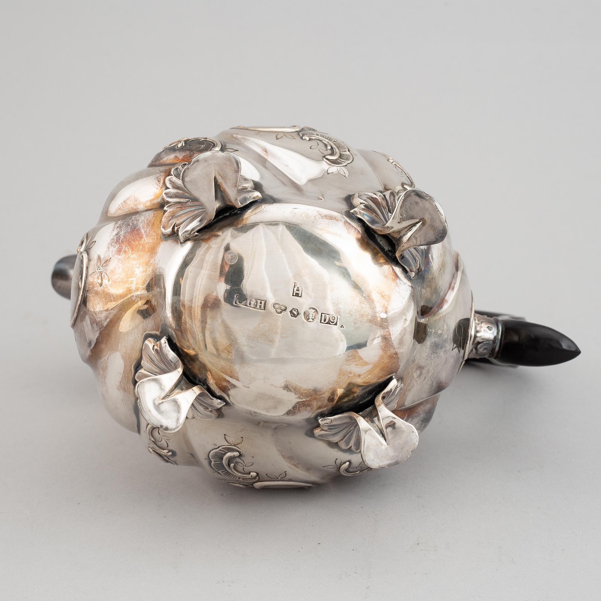 A silver coffee pot by CG Hallberg, Stockholm 1954.