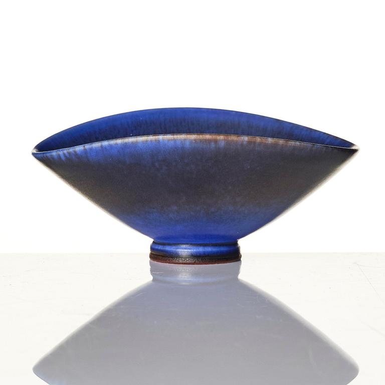 Berndt Friberg, a set of two stoneware vases and a bowl, Gustavsberg Studio 1950s-60s.
