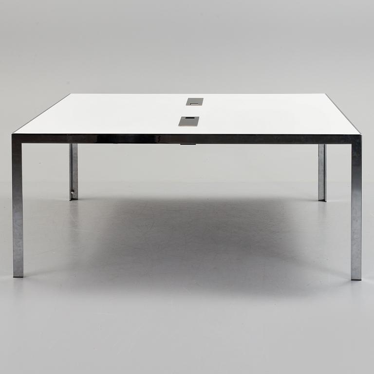 MONICA ARMANI, a 'Progetto' desk from B&B Italia.