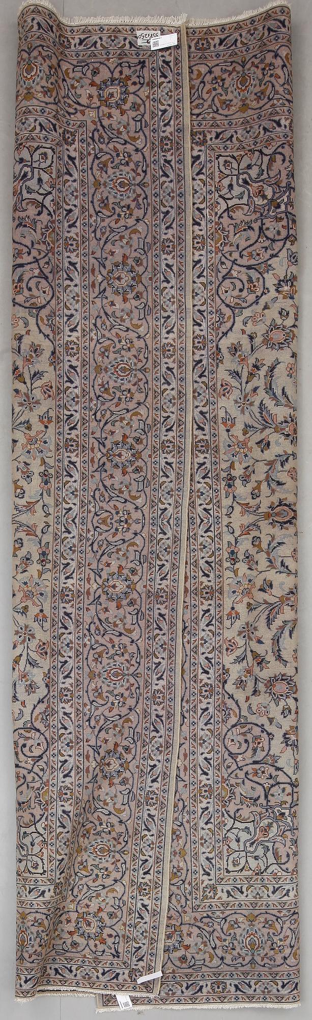 MATTA, Keshan, ca 358X250 cm.