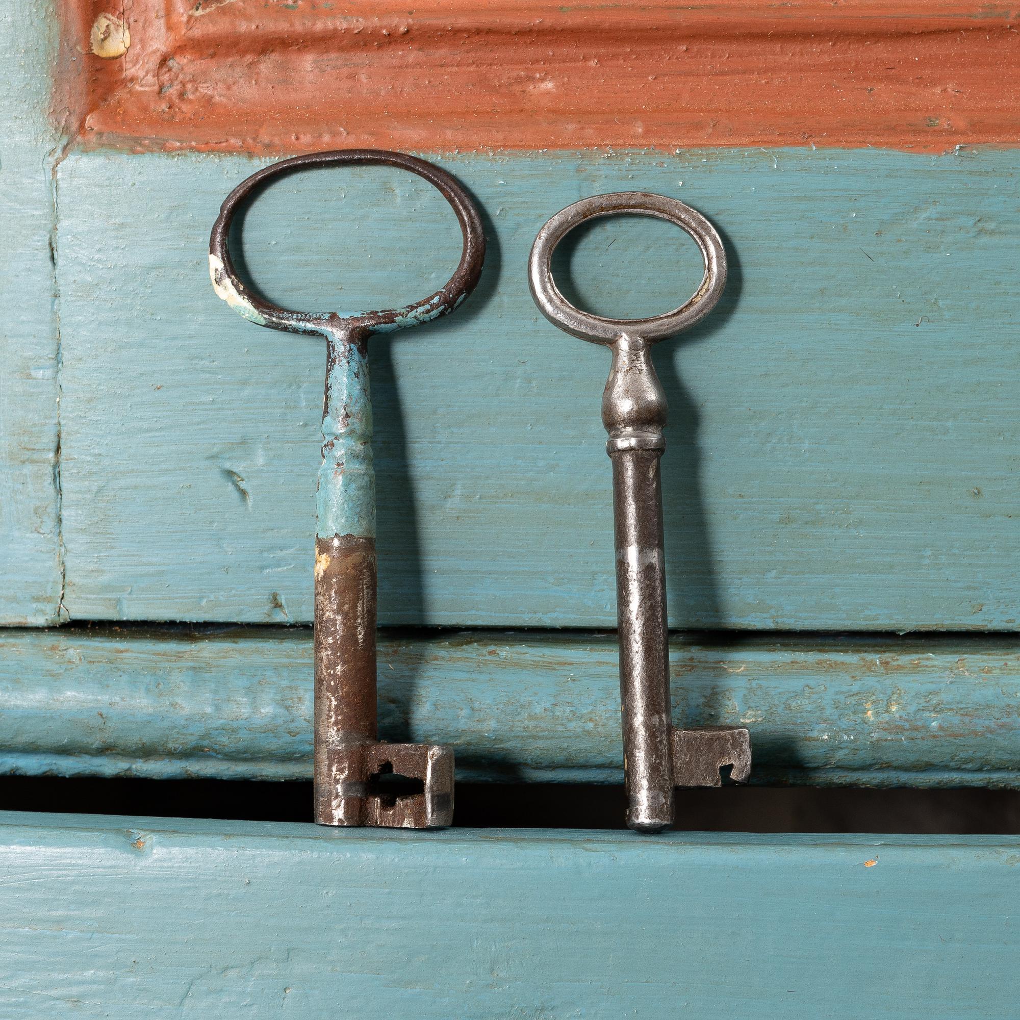 Corner cabinet, 18th/19th century.
