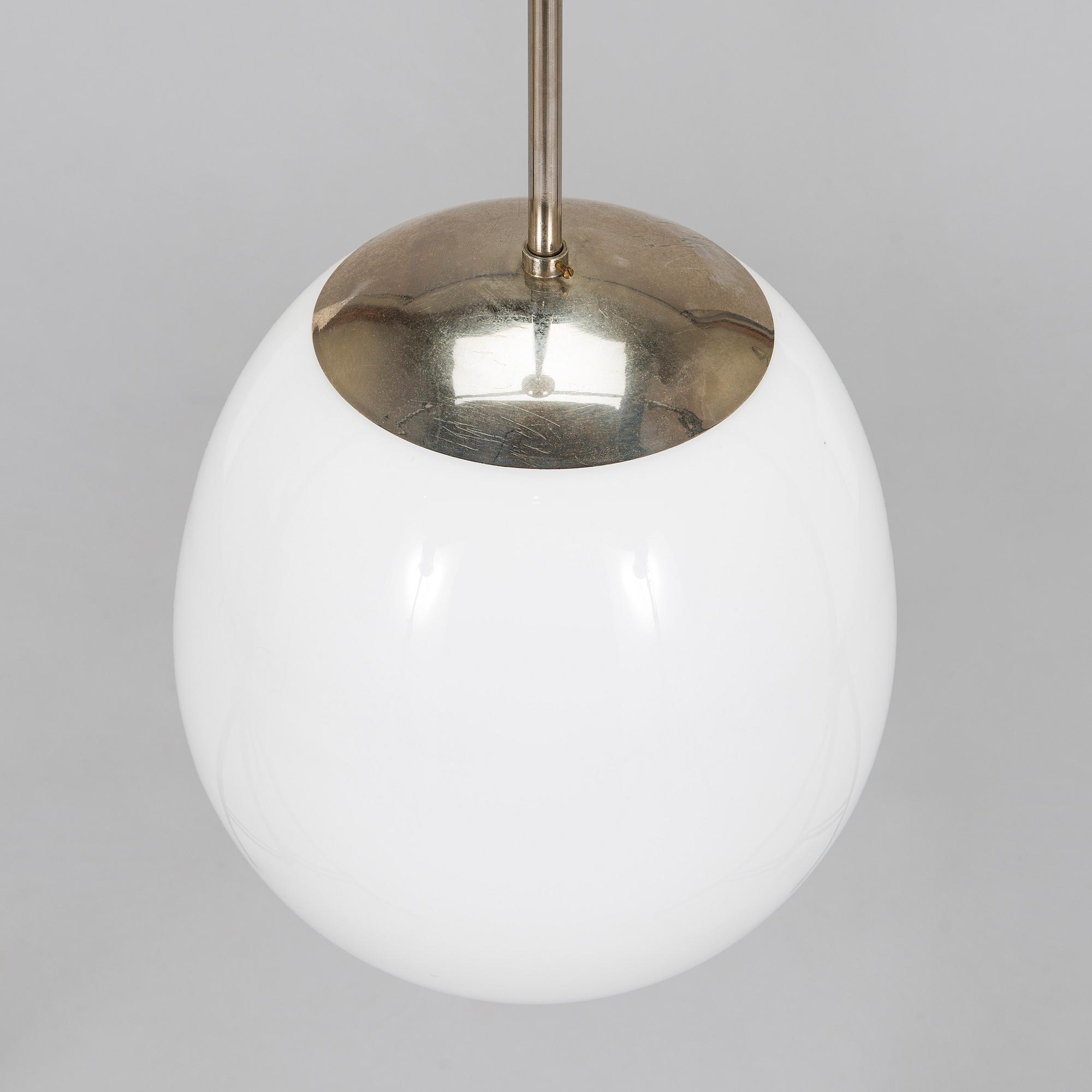 Paavo Tynell, a 1950 pendant light for Taito.
