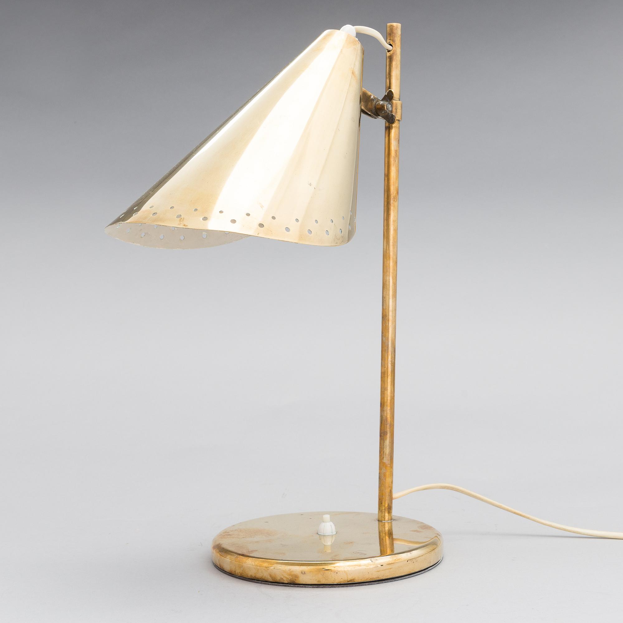 A mid-20th century table lamp.
