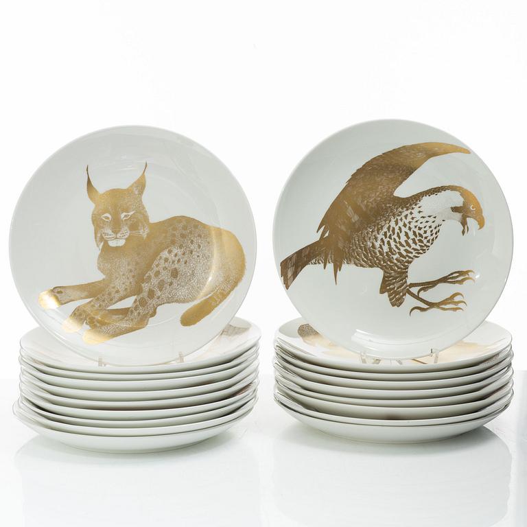 Paul Hoff, plates, 'Arter i fara', Gustavsberg (19 pieces).