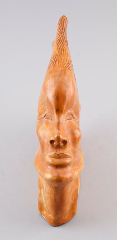 SKULPTUR, lergods, signerad Joâo Mendoza Gallago, daterad 28/05/86.