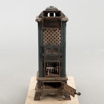 A cast iron stove, around 1900.