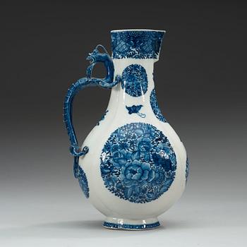 KANNA, porslin. Qing dynastin, Qianlong (1736-95).
