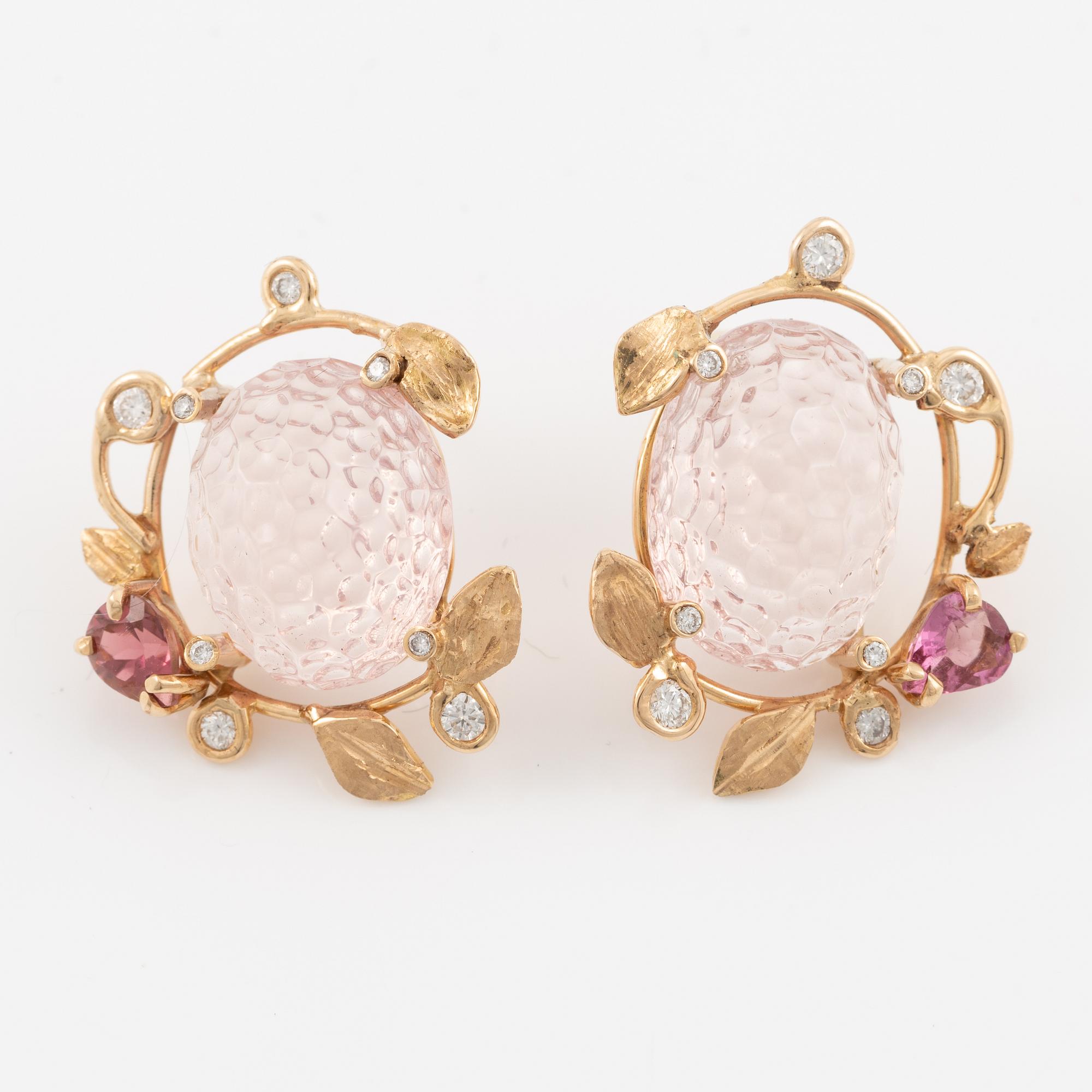 Earrings, Mandelstam, 18K gold with carved rose quartz, pink tourmalines, and brilliant-cut diamonds.