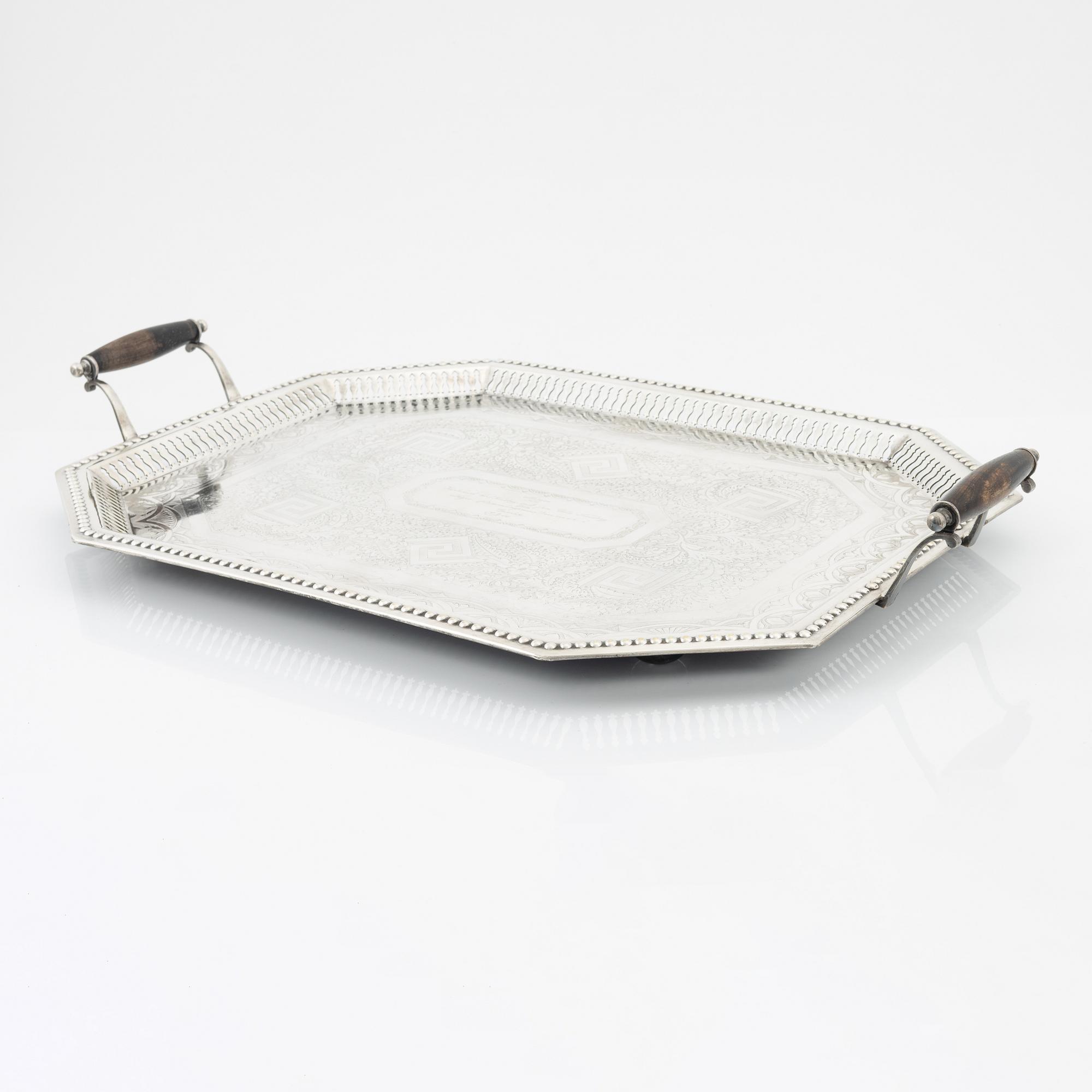 Bricka, nysilver, år 1900.