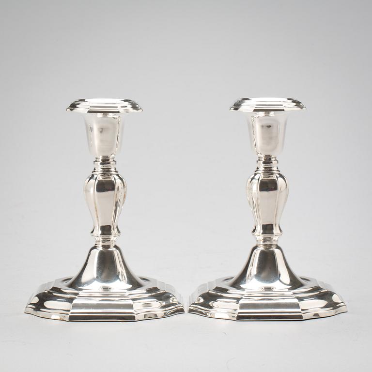 LJUSSTAKAR, ett par, sterlingsilver, C G Hallberg, Stockholm. 1958.