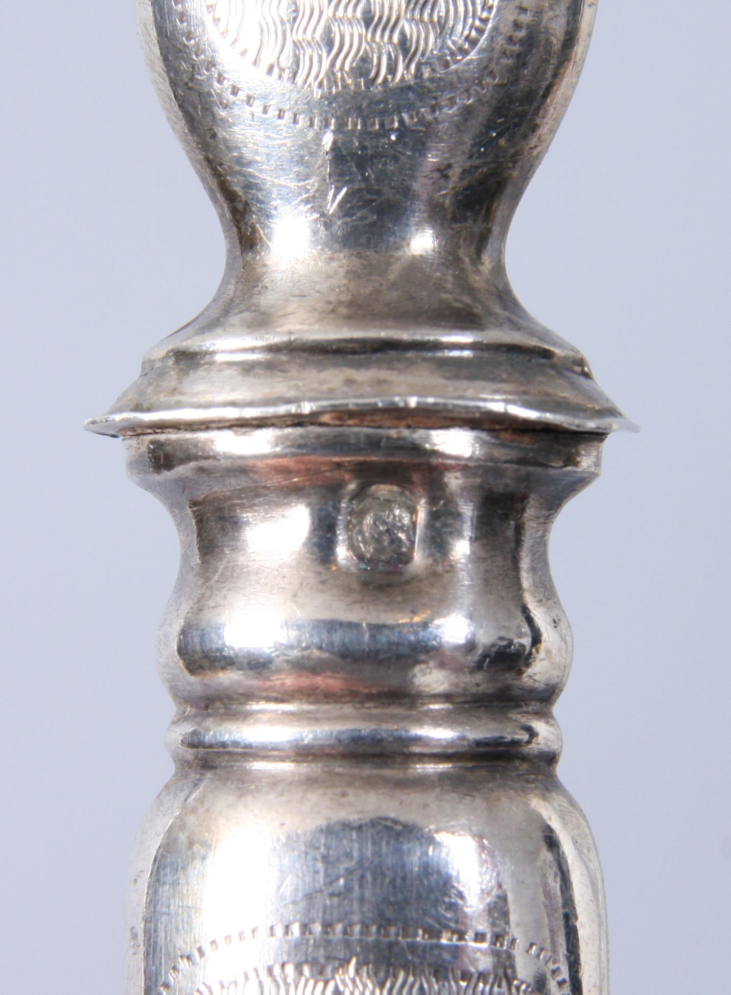 UPPLÄGGNINGSBESTICK, ett par, silver, bär otydliga stämplar.