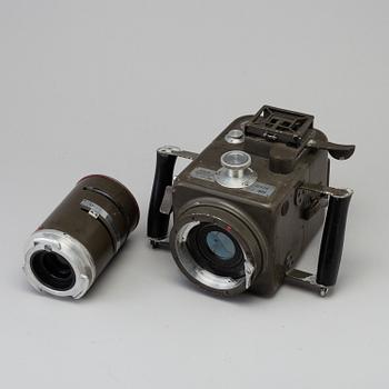 A Swedish Army Air Force Aircraft model HK 7 Camera (Hasselblad) with Case used at Södermanland's aerodrome, early 1940s.