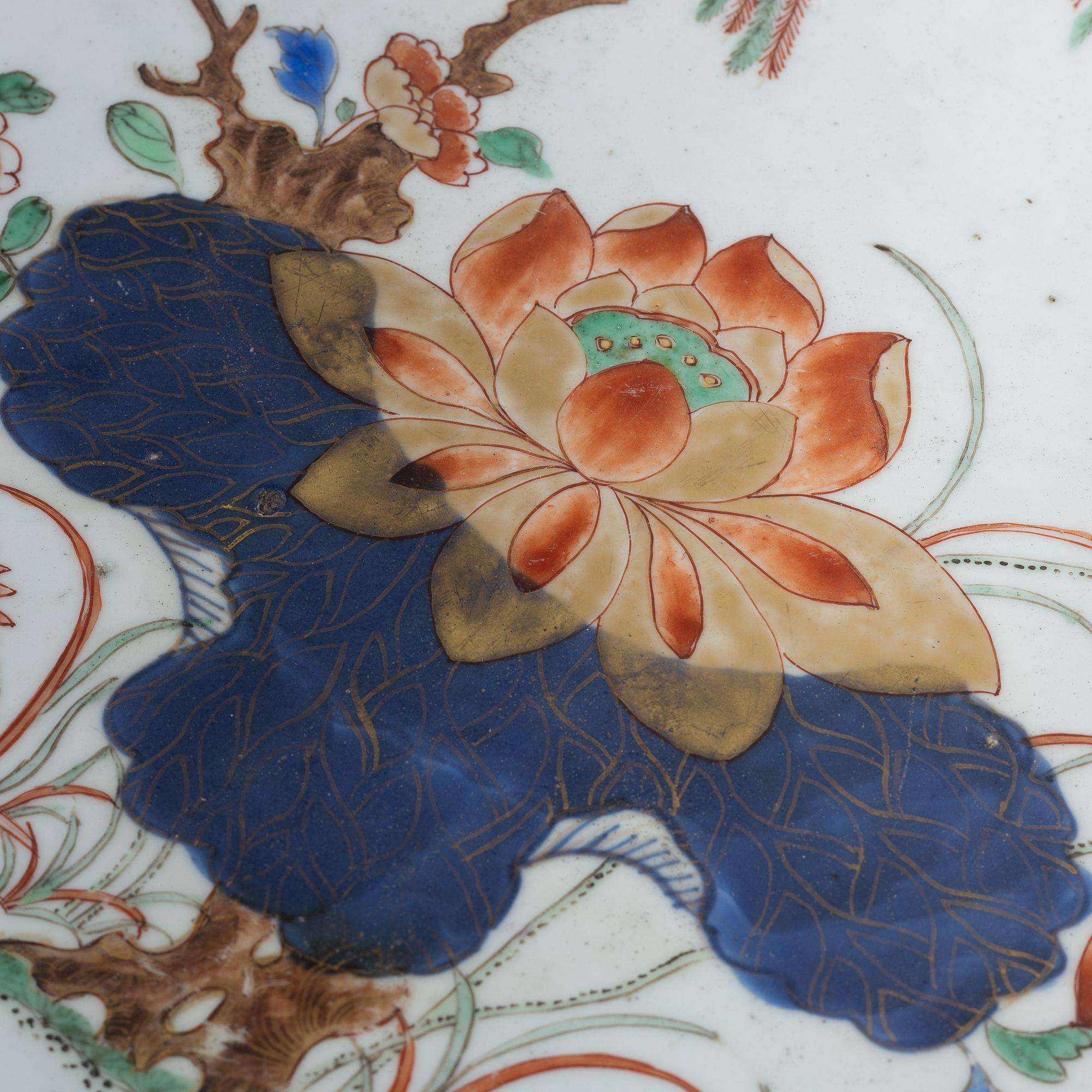 Praktfat, porslin, Kina, Qingdynastin, Kangxi (1662-1722).