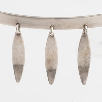 Atelier Borgila, silver necklace.