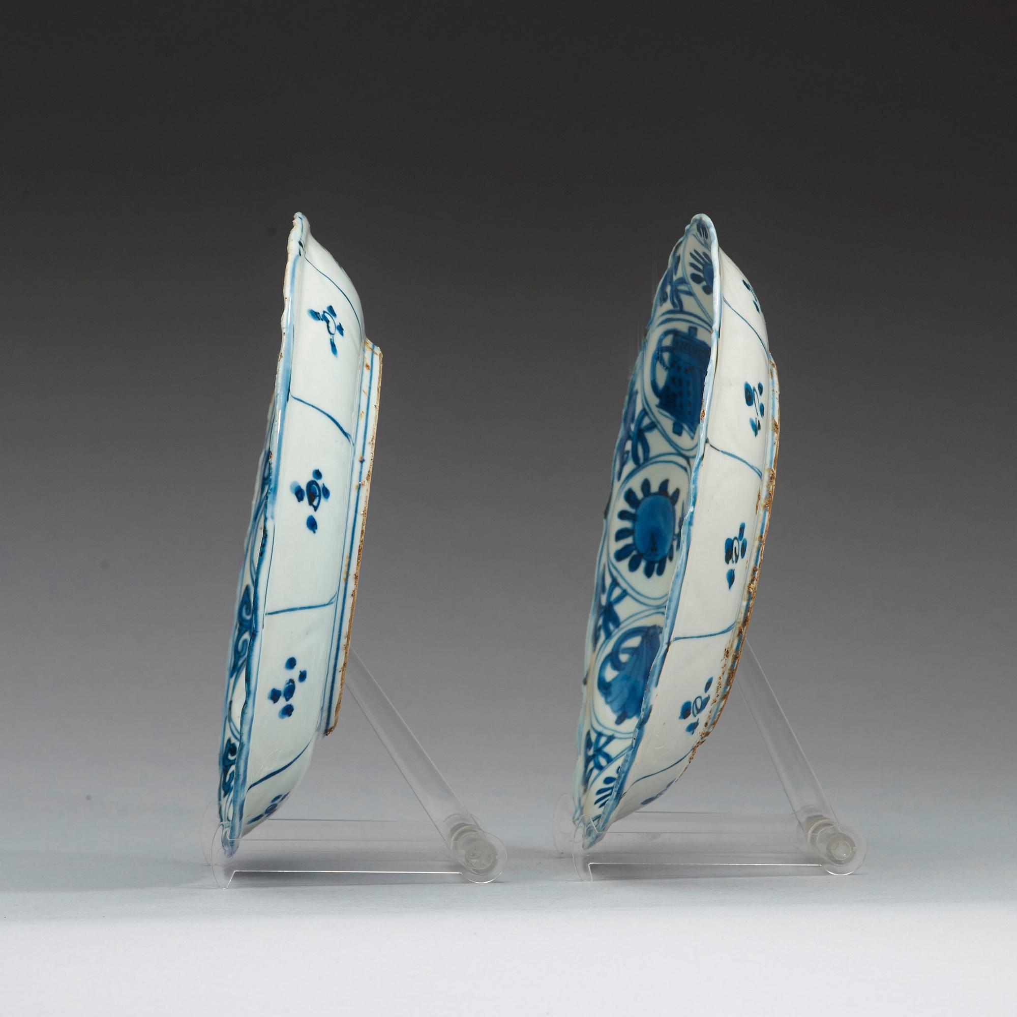 A set of two blue and white kraak dishes, Ming dynasty Wanli (1572-1620).