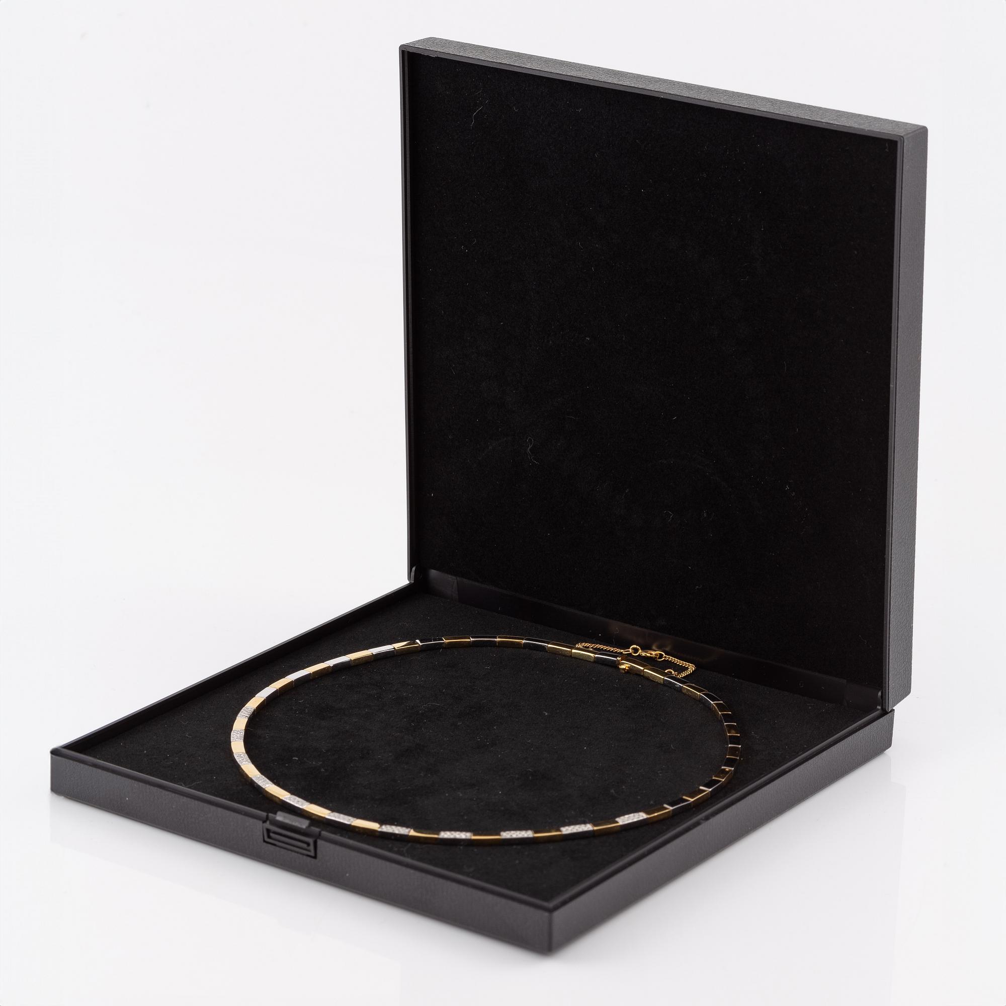 Collier, Jarl Sandin, 18K guld och vitguld med små briljantslipade diamanter.