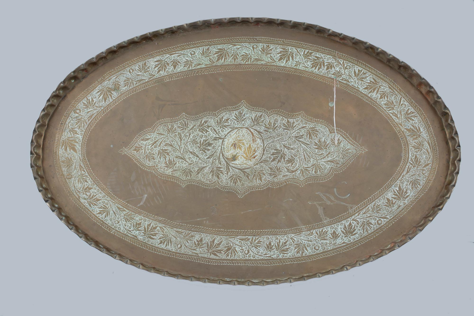 BRICKA, mässing, orientalisk, 1900-tal.