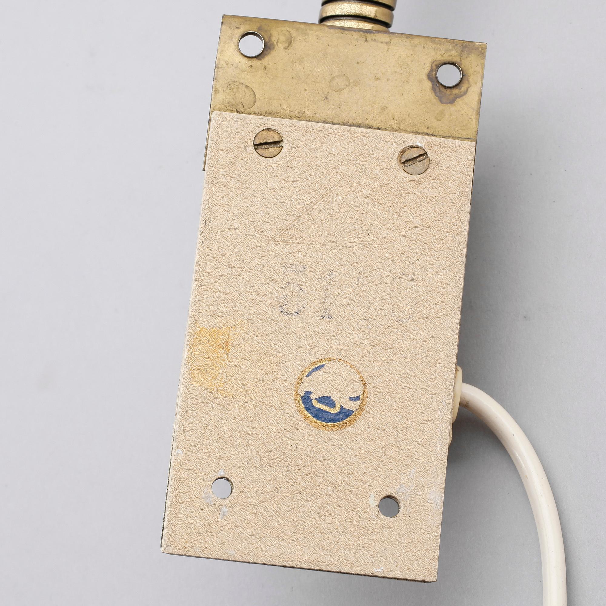 VÄGGLAMPA, 1900-talets mitt.