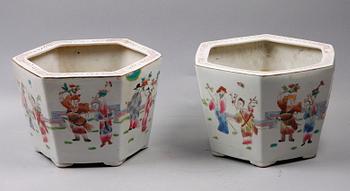 YTTERFODER, ett par, porslin, Kina. 1900-tal.