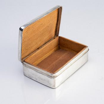 Ask med lock, silver. Kina, tidigt 1900-tal.