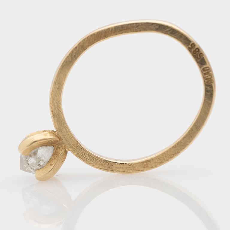 Ring, 14k gold with uncut diamond.