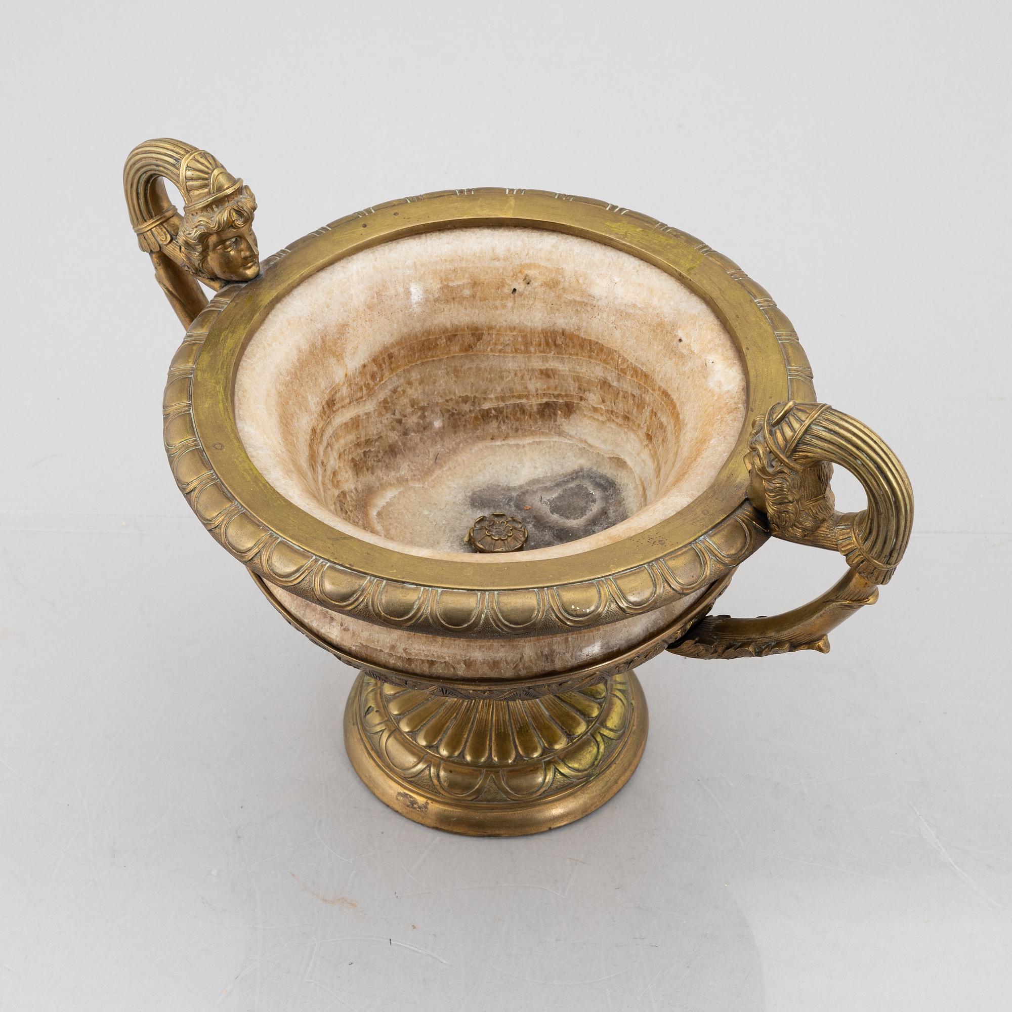 A centerpiece bowl, around 1900.