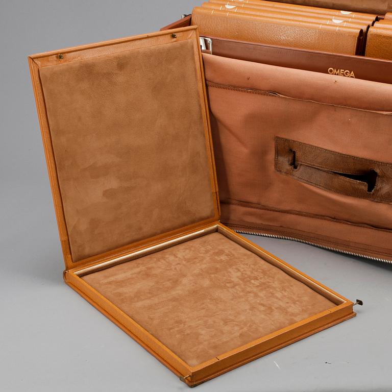 RESVÄSKA, för armbandsur, läder, Omega, 1900-talets mitt.