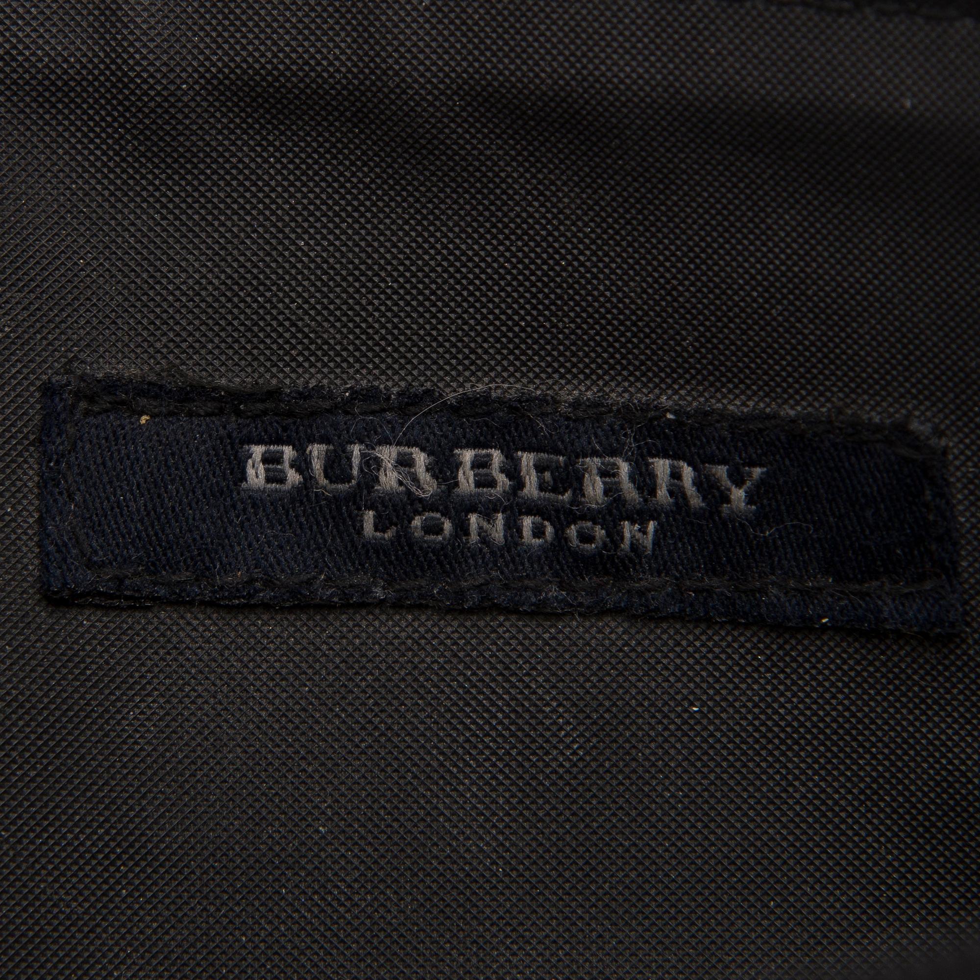 BURBERRY, HALSDUK SAMT NECESSÄR.