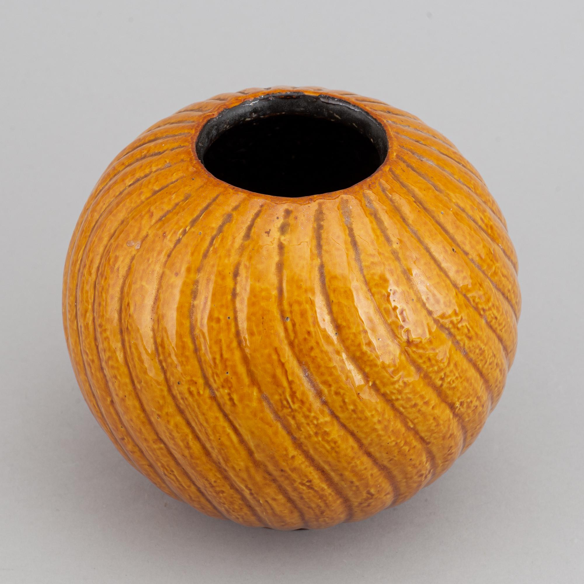 Gunnar Nylund, a stoneware vase, Rörstrand, Sweden ca 1948, model ABA.