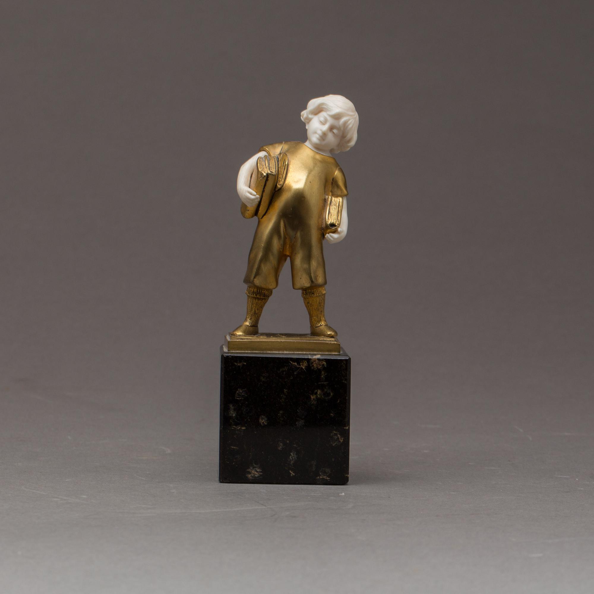 FIGURIN, art deco, bär signatur.