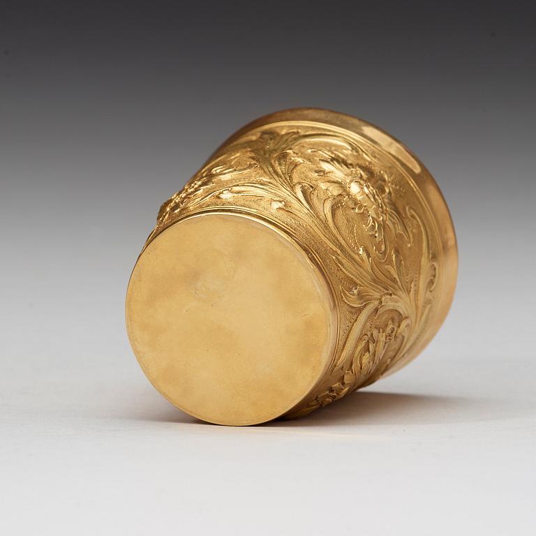 BÄGARE, guld 18K, omärkt, 1900-tal. Barock-stil.