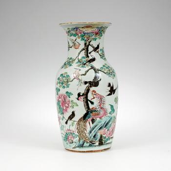 VAS, porslin, Kina, 1900-talets första hälft.