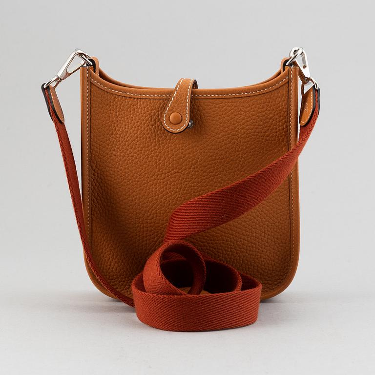 Hermès, an 'Evelyn' leather handbag.